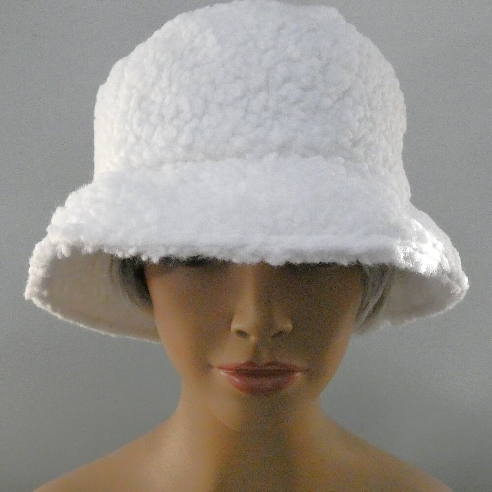 Fabulous Fuzzy and Fun! Sherp  Bouclé -look Stylish Fashionable White Bucket hat